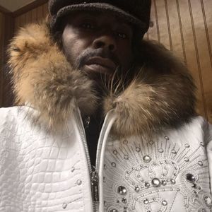 Meet your Posher, Louis